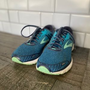 Brooks Womens Adrenaline GTS 18 Blue Lace Up Running Shoes Size 6.5 Sneakers